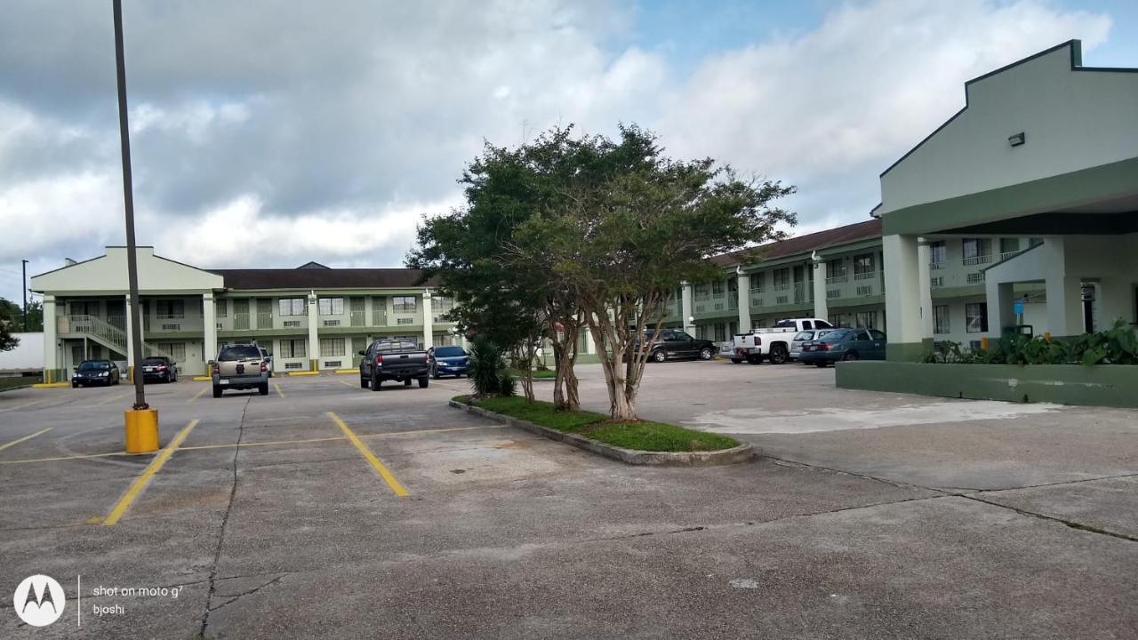 Highland Inn Denham Springs Baton Rouge East Exterior photo