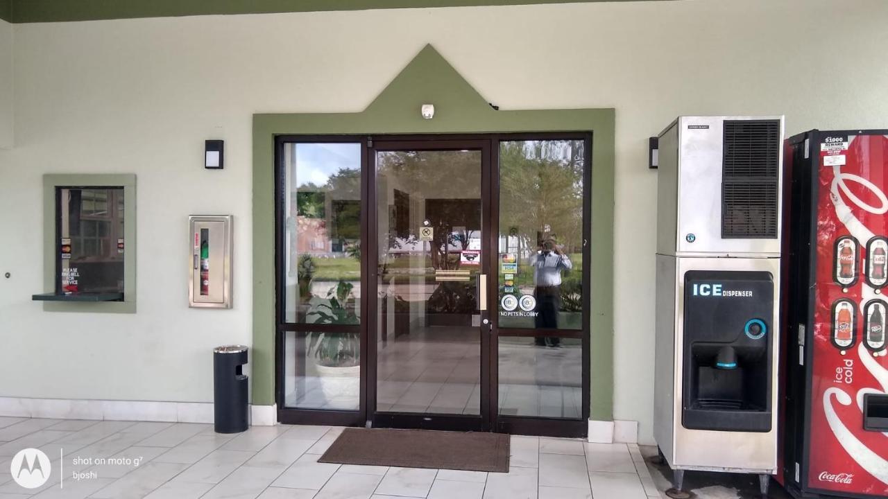 Highland Inn Denham Springs Baton Rouge East Exterior photo